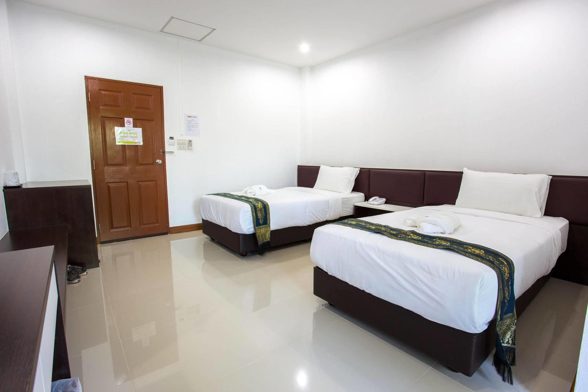 Np Hotel Buriram Esterno foto