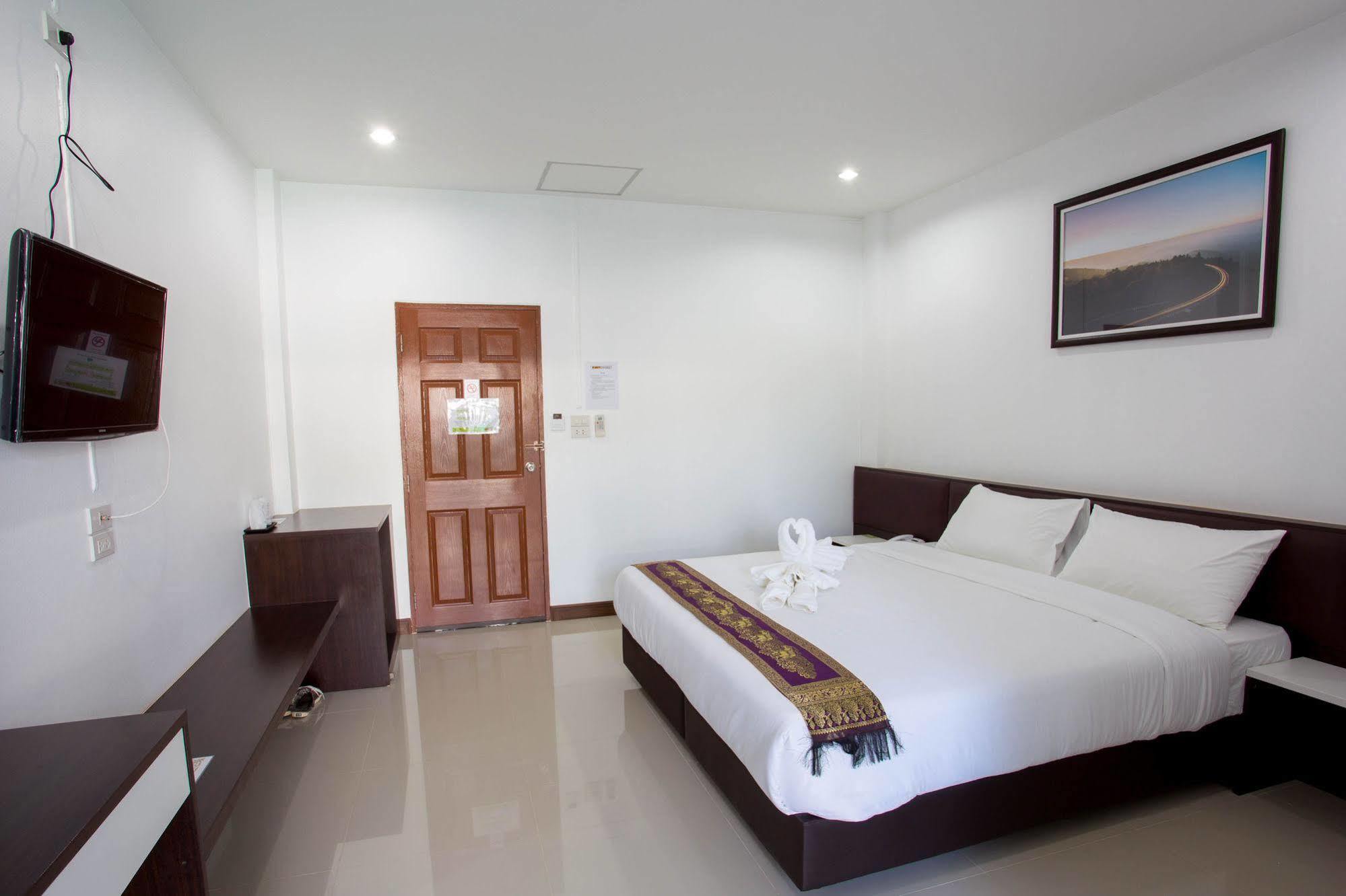 Np Hotel Buriram Esterno foto